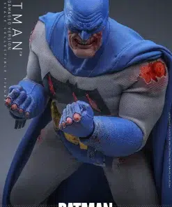 Batman: The Dark Knight Returns Batman (Battle Damaged Version) 1/6th Scale Collectible Figure - Image 4