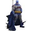 Batman: The Dark Knight Returns Batman (Battle Damaged Version) 1/6th Scale Collectible Figure