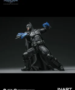 Batman: Arkham Origins - Batman (Battle Damaged Version) Action Figure - Image 8
