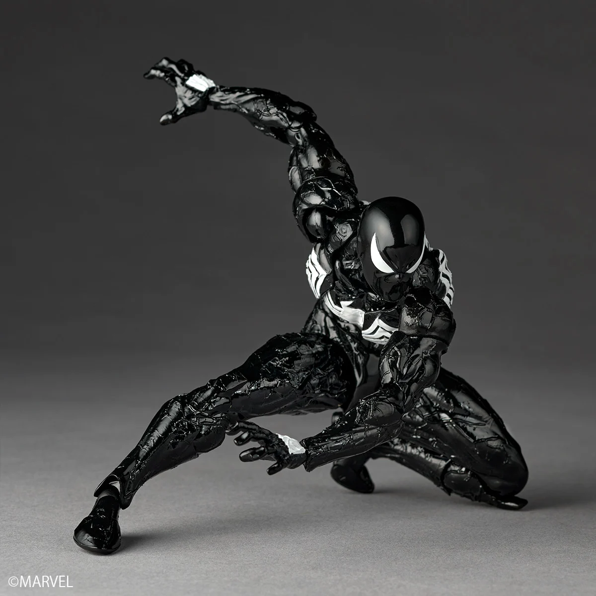 Amazing Yamaguchi Revoltech NR147 Symbiote Suit Spider-Man Action Figure (Reissue) - Image 8