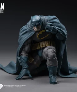 Batman: The Dark Knight Returns - Batman (Blue Suit) 1/12 Action Figure - Image 5