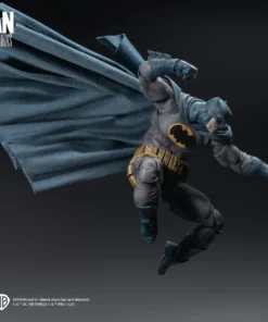 Batman: The Dark Knight Returns - Batman (Blue Suit) 1/12 Action Figure - Image 3