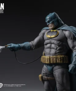 Batman: The Dark Knight Returns - Batman (Blue Suit) 1/12 Action Figure - Image 9