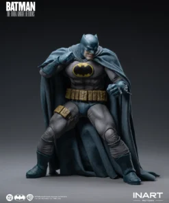 Batman: The Dark Knight Returns - Batman (Blue Suit) 1/12 Action Figure - Image 11