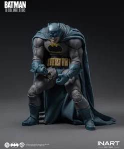 Batman: The Dark Knight Returns - Batman (Blue Suit) 1/12 Action Figure - Image 13