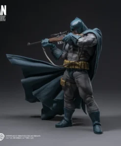 Batman: The Dark Knight Returns - Batman (Blue Suit) 1/12 Action Figure - Image 8